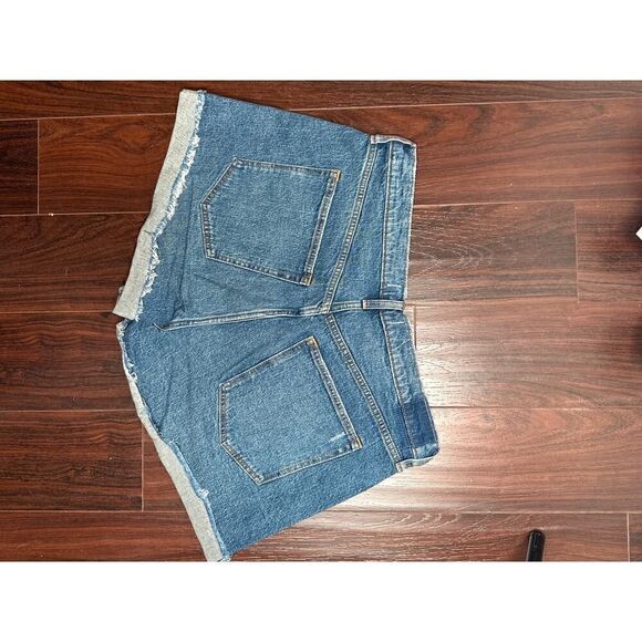 Abercrombie & Fitch Five Pocket Cut Off Mom High Rise Short Size 16 - Picture 2 of 8